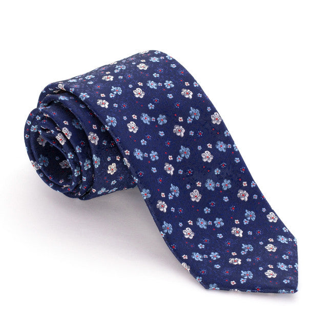 Azul Marino Flores Celestes y Blancas